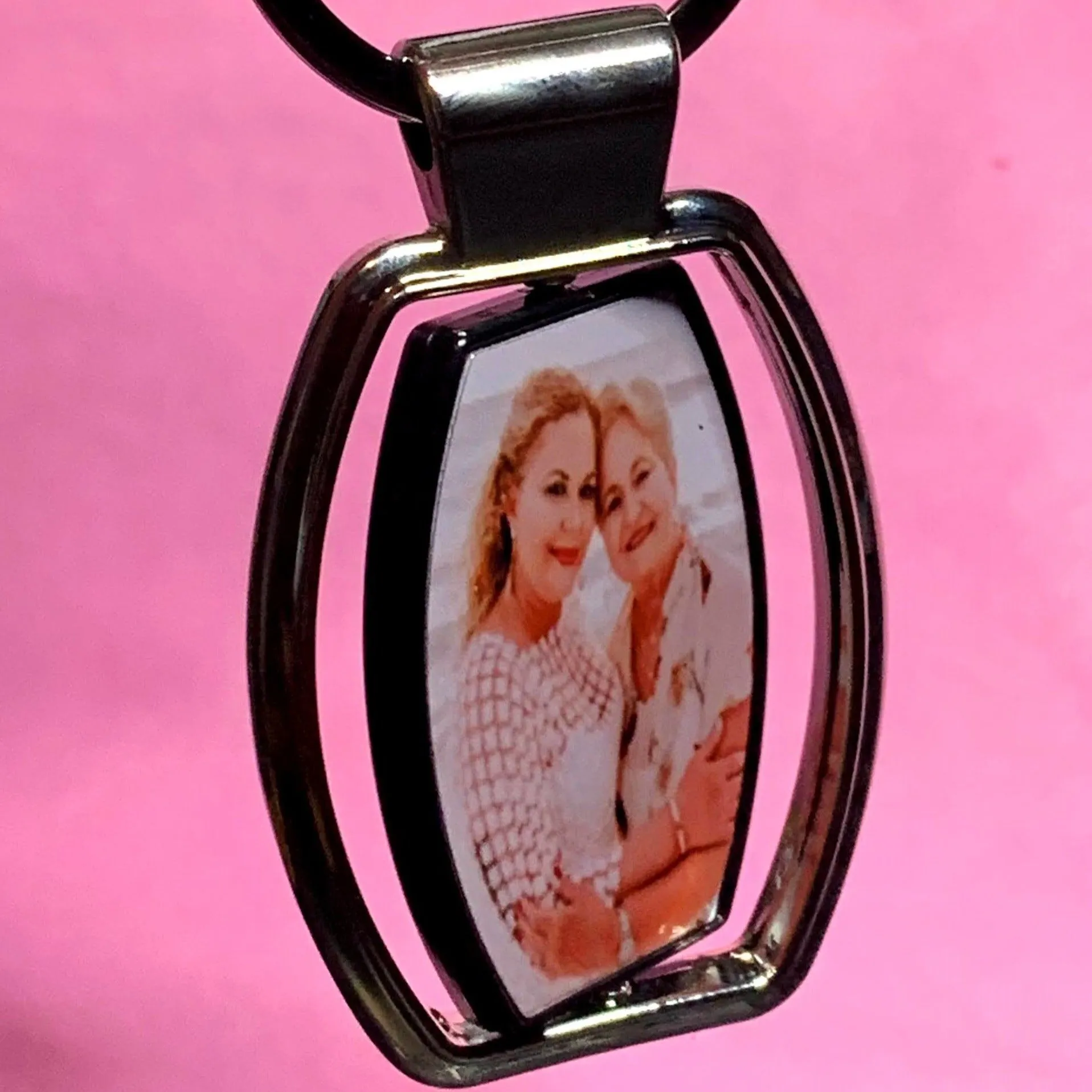 Rotating, 2 Pictures Keychain